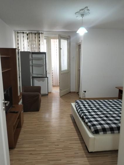 Garsonieră decomandată în Brazda lui Novac