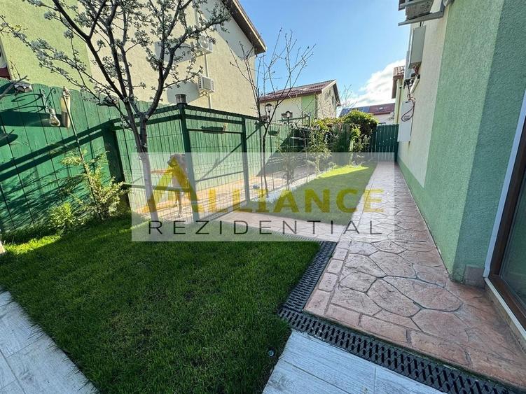 Duplex cu 4 camere decomandat cu Canalizare în Periferie