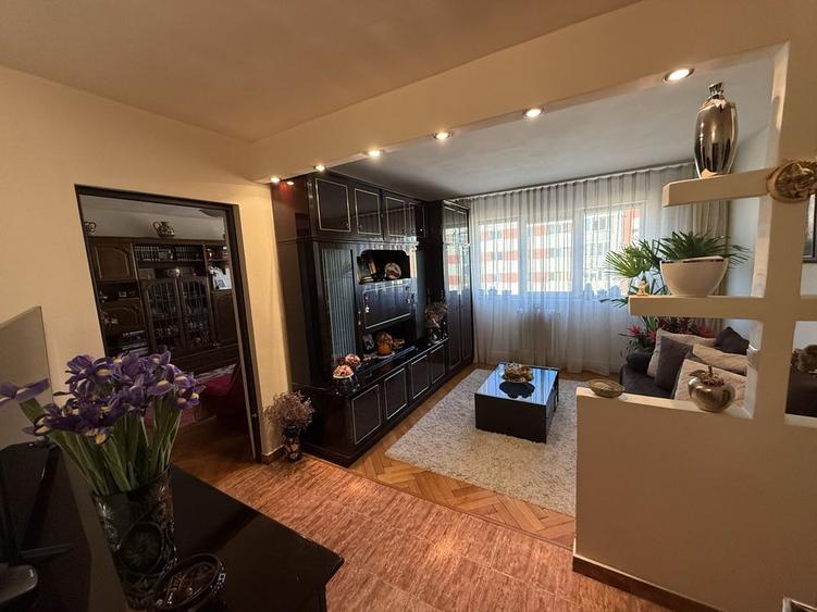 Apartament cu 2 camere decomandat în Central