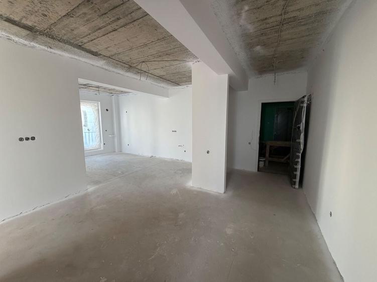 Apartament cu 2 camere decomandat în Theodor Pallady