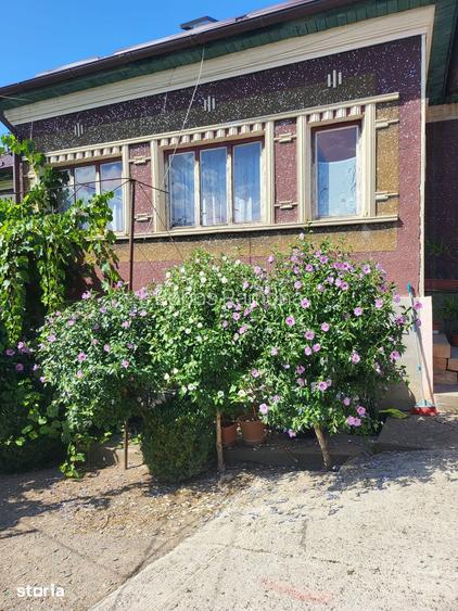 Casa de vanzare in Nada?u, jude?ul Cluj doua case, curte