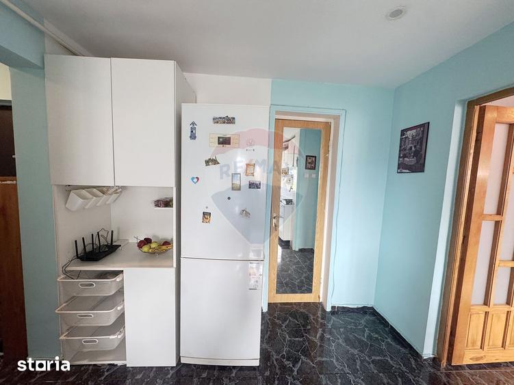 Apartament cu 4 camere în Berceni