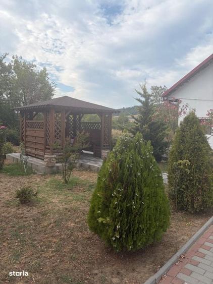 Casă cu 3 camere în Stoicești