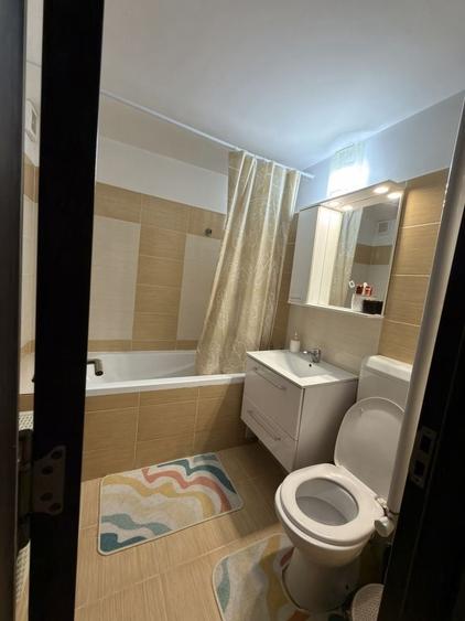 Apartament cu 2 camere decomandat în Titan