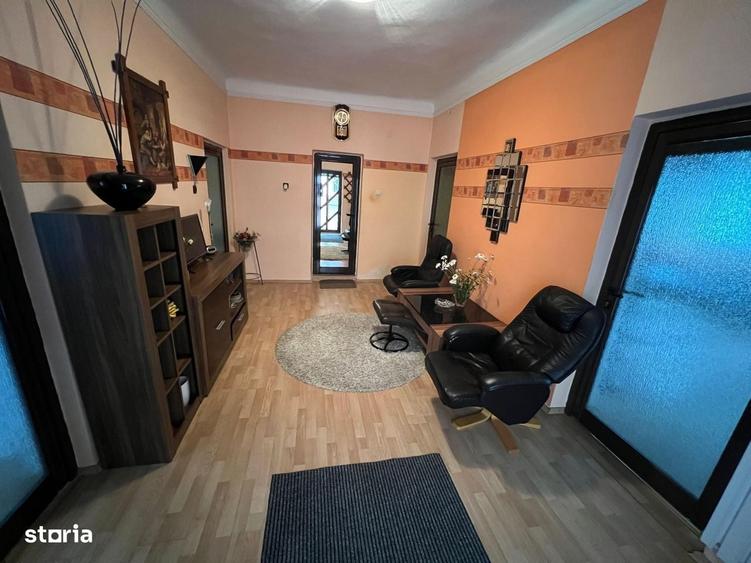 Casă cu 4 camere în Central