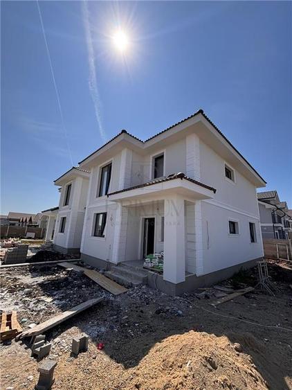 Duplex cu 4 camere cu Canalizare în Moșnița Nouă