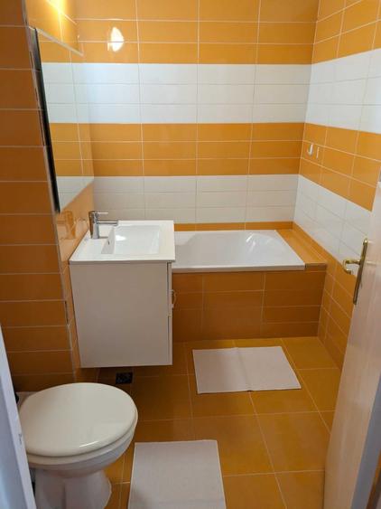 Inchiriez apartament 4 camere zona Nufarul - 5