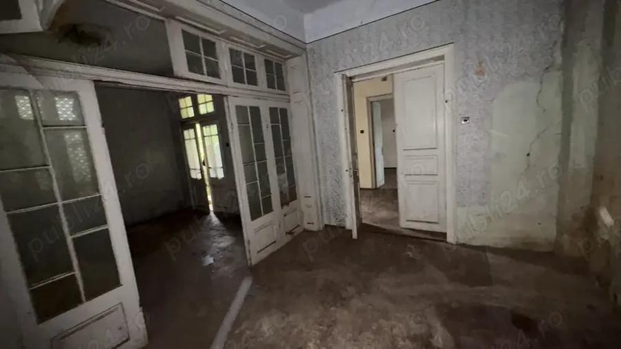 Casă cu 4 camere cu Teren 2100 Mp în Satu Nou