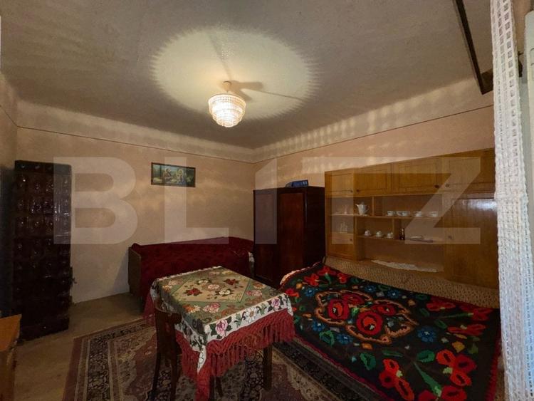 Casă individuală cu 2 camere cu Teren 1207 Mp în Brad