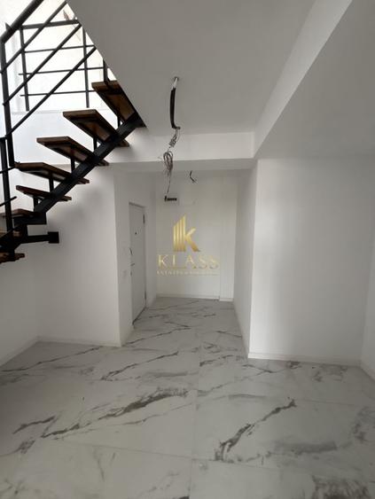 Apartament cu 3 camere semidecomandat în Dacia