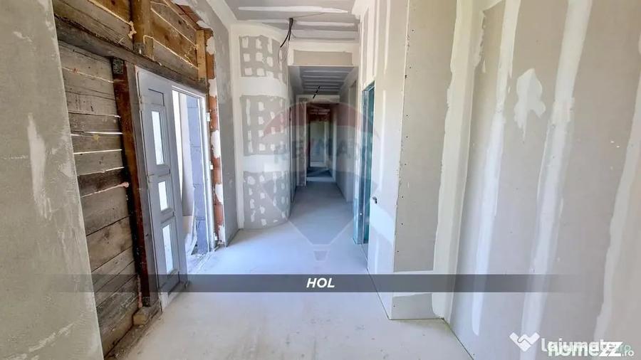 Casă cu 5 camere cu Teren 900 Mp în Mocira
