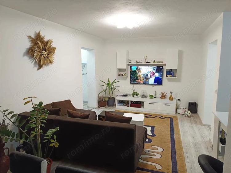 Apartament cu 2 camere decomandat, mobilat în Central