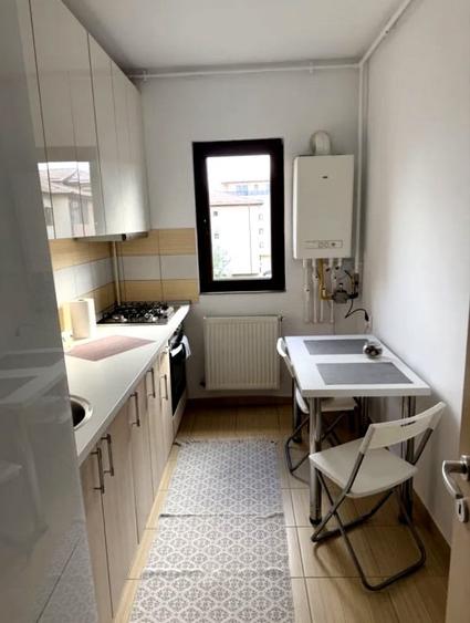 Apartament cu 2 camere decomandat, mobilat în Titan