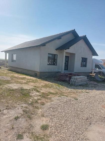 Casă cu 3 camere cu Teren 500 Mp în Sântandrei