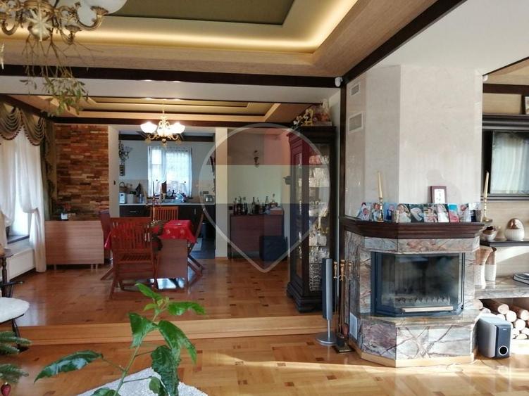 Casă individuală cu 9 camere cu Teren 1365 Mp în Valea Doftanei