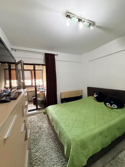 Apartament cu 2 camere decomandat în Km 5