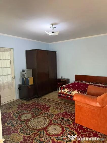 Casă cu 4 camere cu Teren 1000 Mp în Ciorani