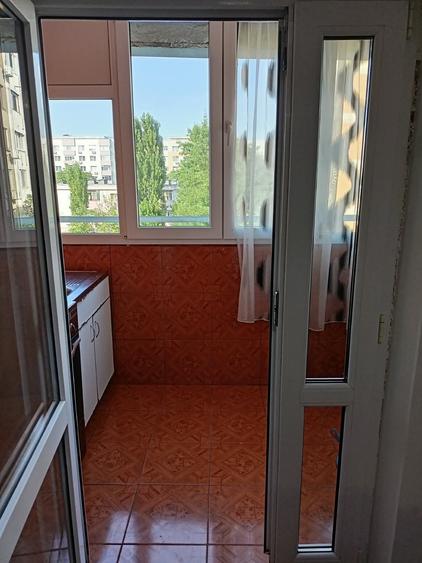 Apartament cu 3 camere decomandat în Crângași