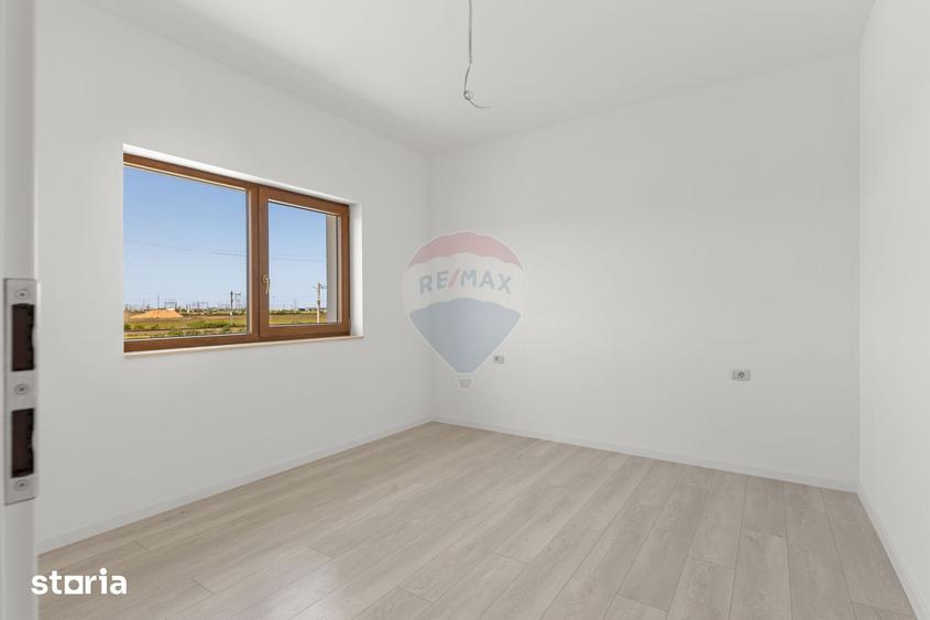 Casă cu 4 camere cu Teren 400 Mp în Vladimirescu