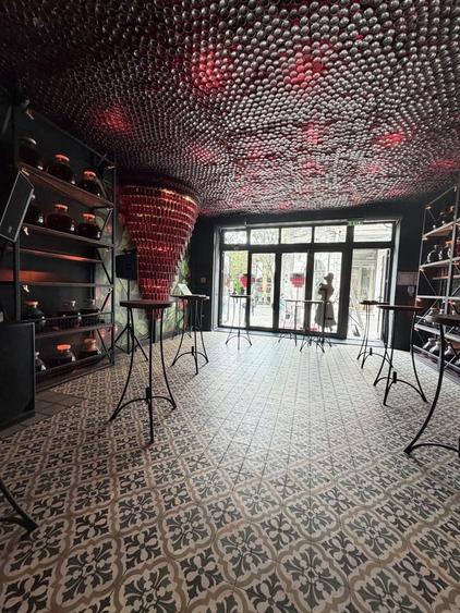 Spațiu comercial, de 295 mp, în Centrul Istoric