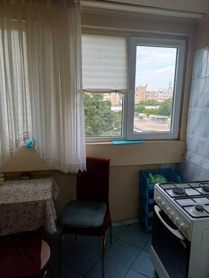 Apartament semidecomandat în Lujerului
