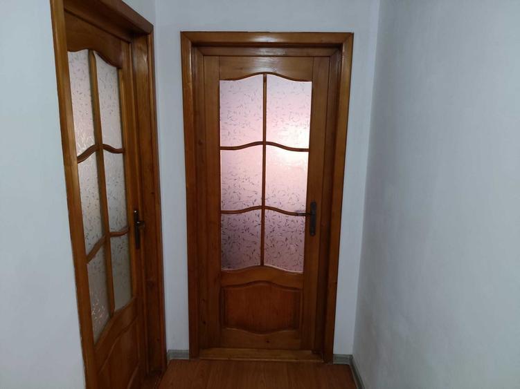 Apartament cu 3 camere decomandat în Exterior Vest