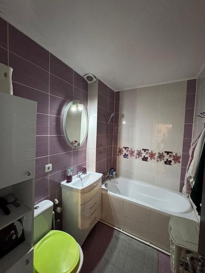 Apartament cu 2 camere semidecomandat, mobilat în Micro 16