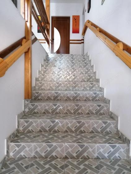 Casă cu 6 camere cu Teren 400 Mp în Câmpulung Moldovenesc
