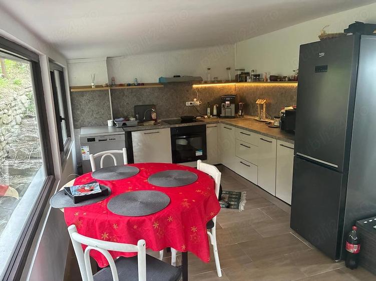 Casă cu 3 camere cu Teren 374 Mp în Central