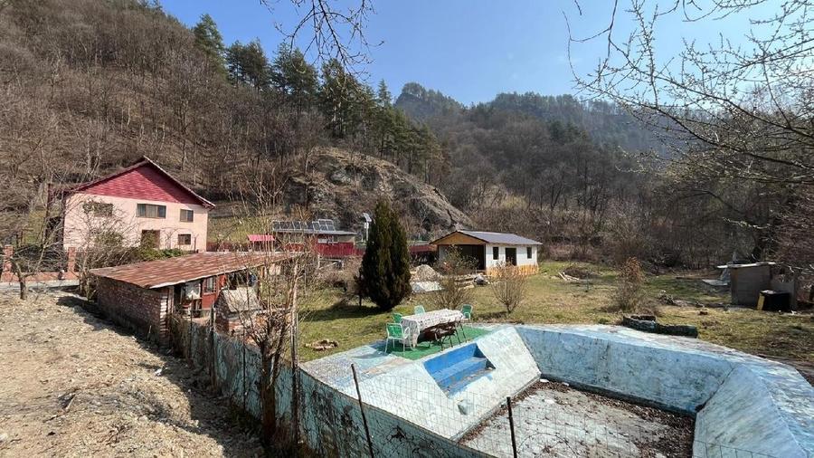 Teren SUPERB - 470 mp - pe malul Lotrului, Brezoi, Valcea - 3