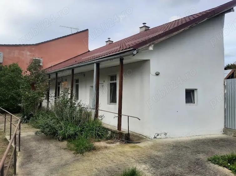 Vand casa in zona centrala - 2