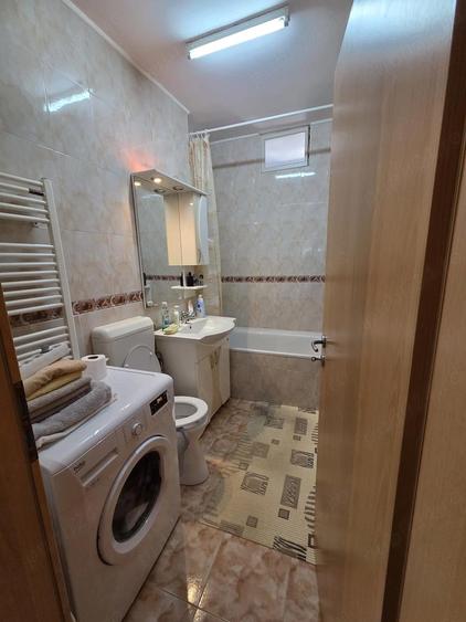 De vanzare apartament 3 camere zona Lunca, Re?i?a - 4