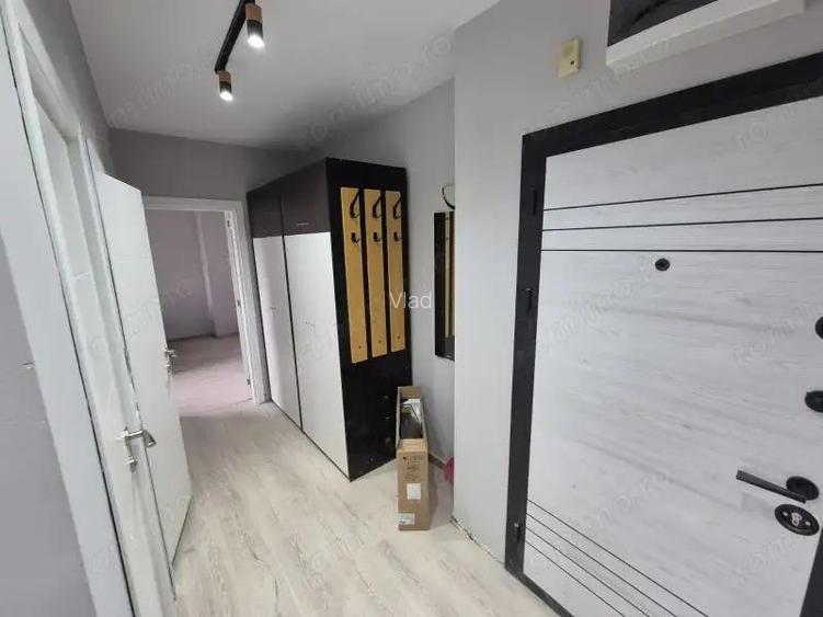 Garsoniera de inchiriat in Tractorul