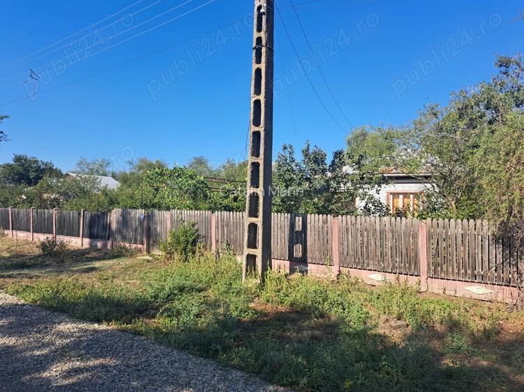 Casa batraneasca de vanzare