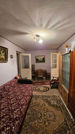 Apartament 2 camere de vanzare Pacani (zona Deal) - 1