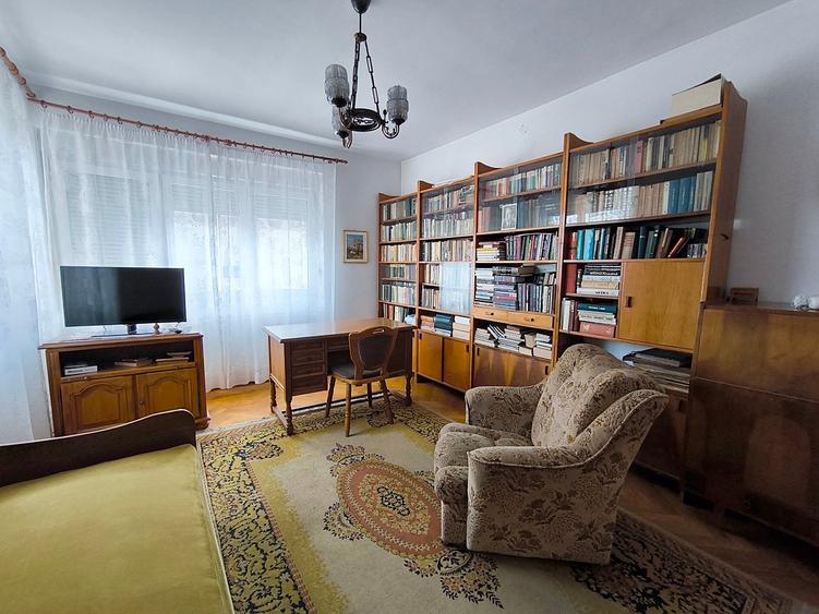 Vila cu 2 apartamente si teren de 670 mp. - 7