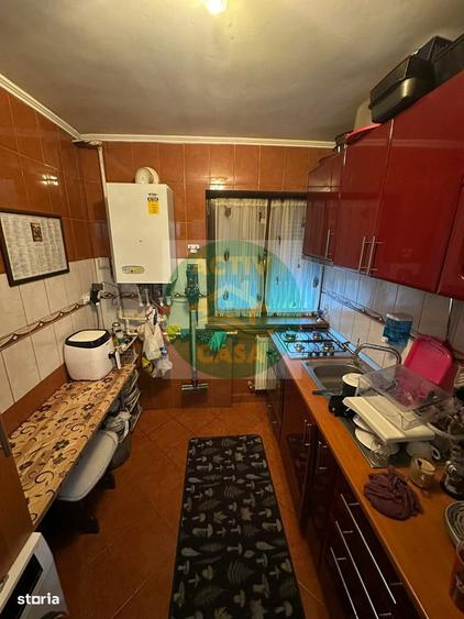 Apartament 2 camere, decomandat, etaj 2, spatios - 1