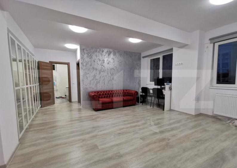 Apartament 2 camere ,loc de parcare + boxa , zona 9 mai - 5