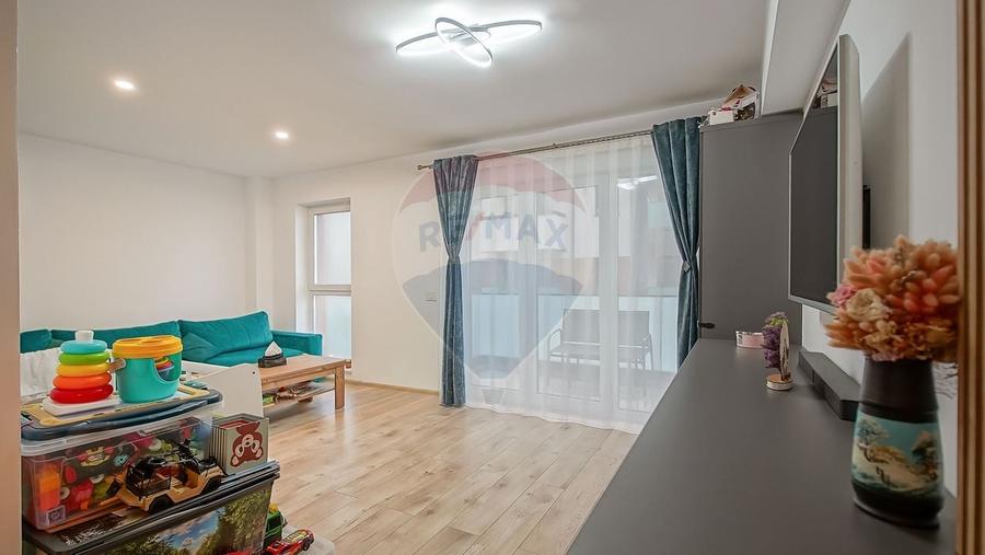 Apartament cu 2 camere de vânzare, parcare subterană și supraterană - 4