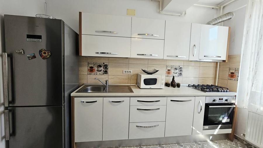 Apartament cu 2 camere decomandat, mobilat în Militari
