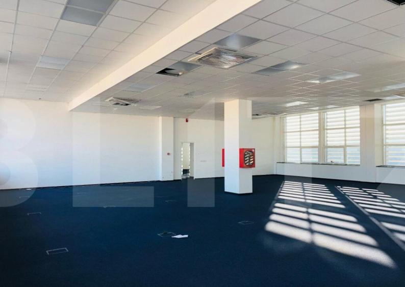 Spatiu 750 mp , open space si compartimentari , finisat clas - 7