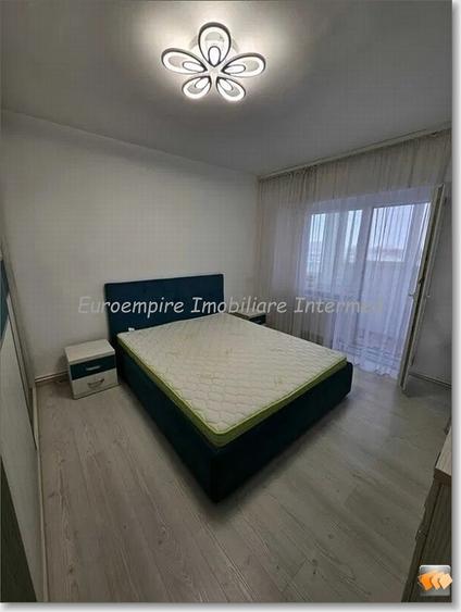 De inchiriat apartament cu 3 camere, zona Centru - 8
