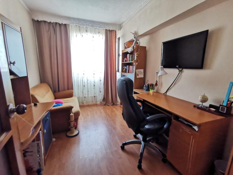 De vânzare – Apartament cu 3 camere, decomandat, Micro 18 - 4