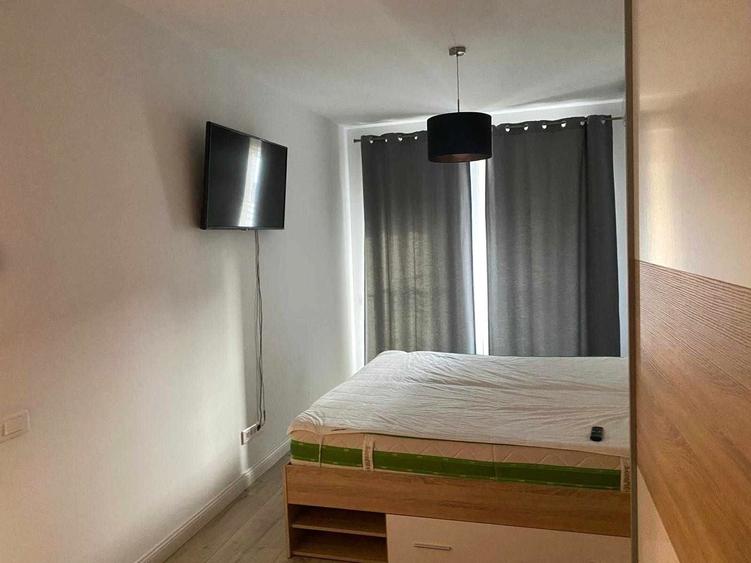 Apartament cu 3 camere decomandat în Sisești