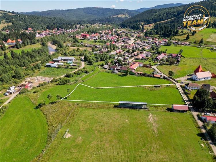 FILM! 5.500 mp intravilan, in peisajul spectaculos al zonei Comandau - 1