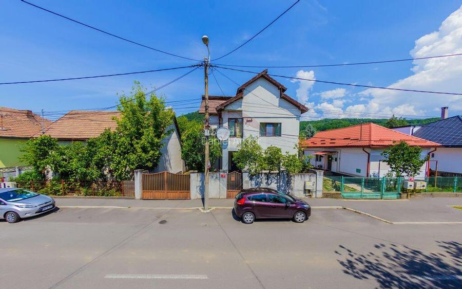 Casa de Vanzare la 2 minute de Centru