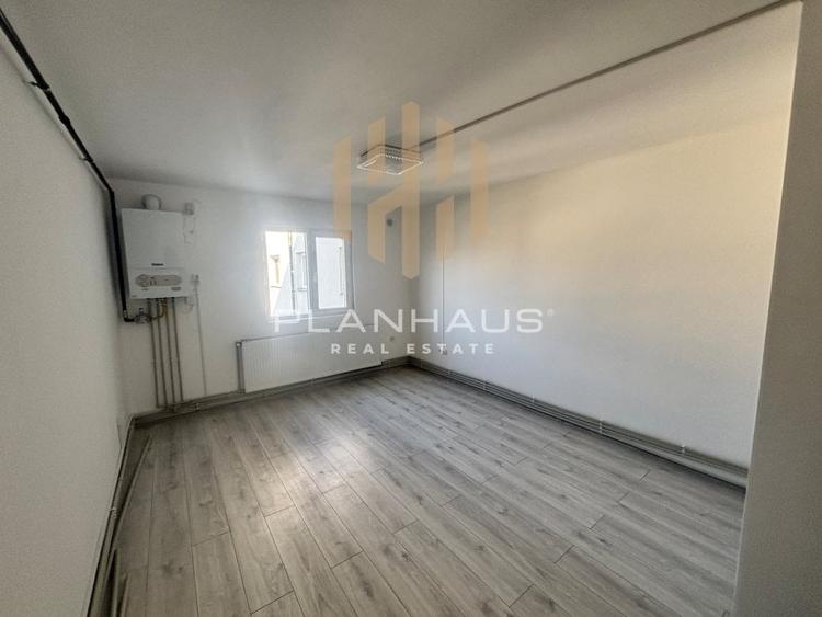 Garsoniera, etaj 2 - zona Piața Izvoare - 1