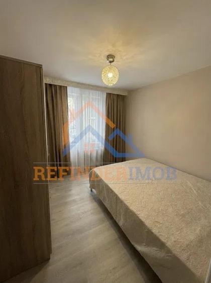 Apartament cu 4 camere decomandat, mobilat în Rahova