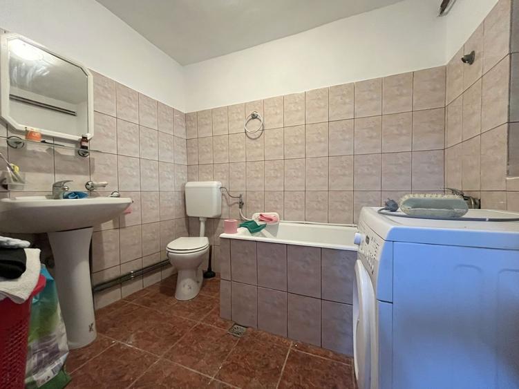 Casă de vânzare în Ronat – comision 0% - 12