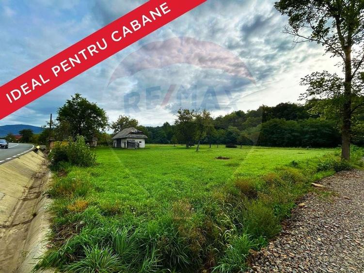 DE VANZARE: Teren ideal pentru dezvoltare turistica - 1